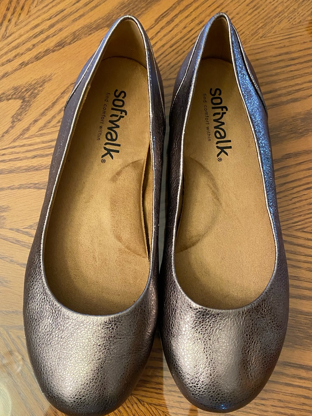 SoftWalk Women's Metallic Pewter Ballet Flats